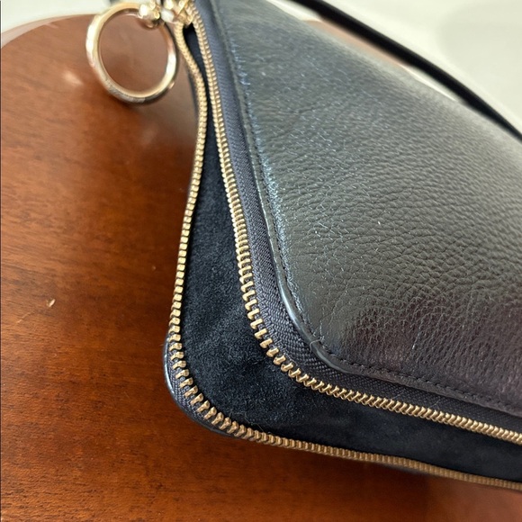 Rebecca Minkoff  leather Crossbody bag  black/gold tone expanding sides & bottom - Picture 15 of 17